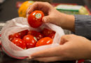 Rewe bietet bei Obst und Gemüse sowohl unverpackte als auch verpackte Ware an