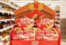 Australier probieren die ersten Kitkat-Riegel, die in Papier verpackt sind